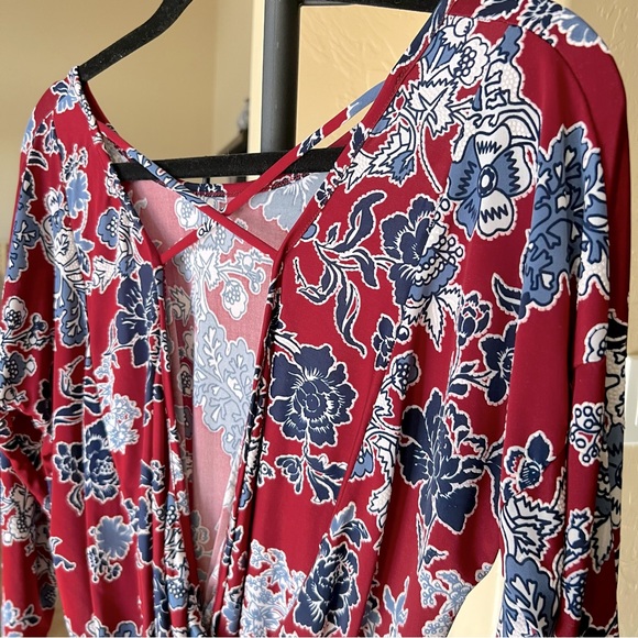 Espresso women’s long sleeve open back floral print blouse/top. Red/ blue. Sz M - Picture 3 of 16